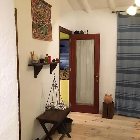 Agradable Con Suelos De Madera Chalet